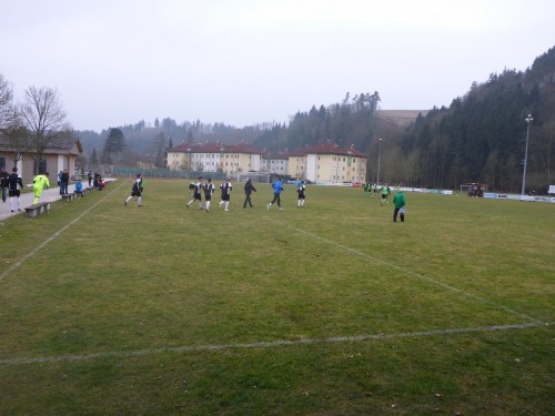 Der Einlauf der SC Rottenegg-Spieler beim Heimspiel gegen Sandl in der letzten Saison am 22.03.2015